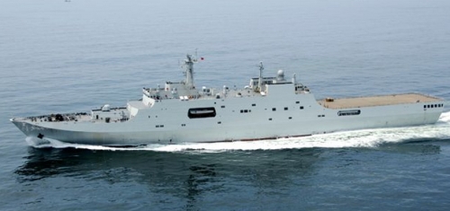 中国海军坞登巡海。.jpg