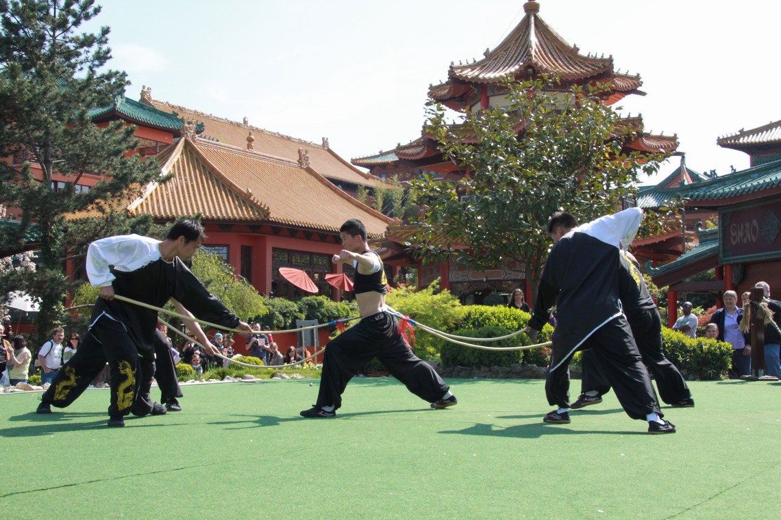 功夫师傅在表演