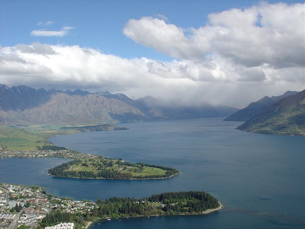 Queenstown in NZ 1.jpg