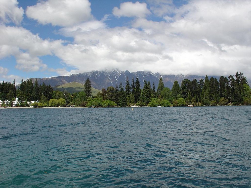 Queenstown in NZ 2.jpg