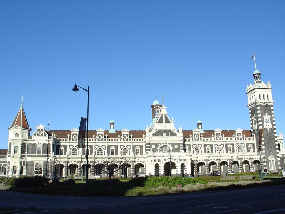 Railway Station in Dunedin in NZ.jpg