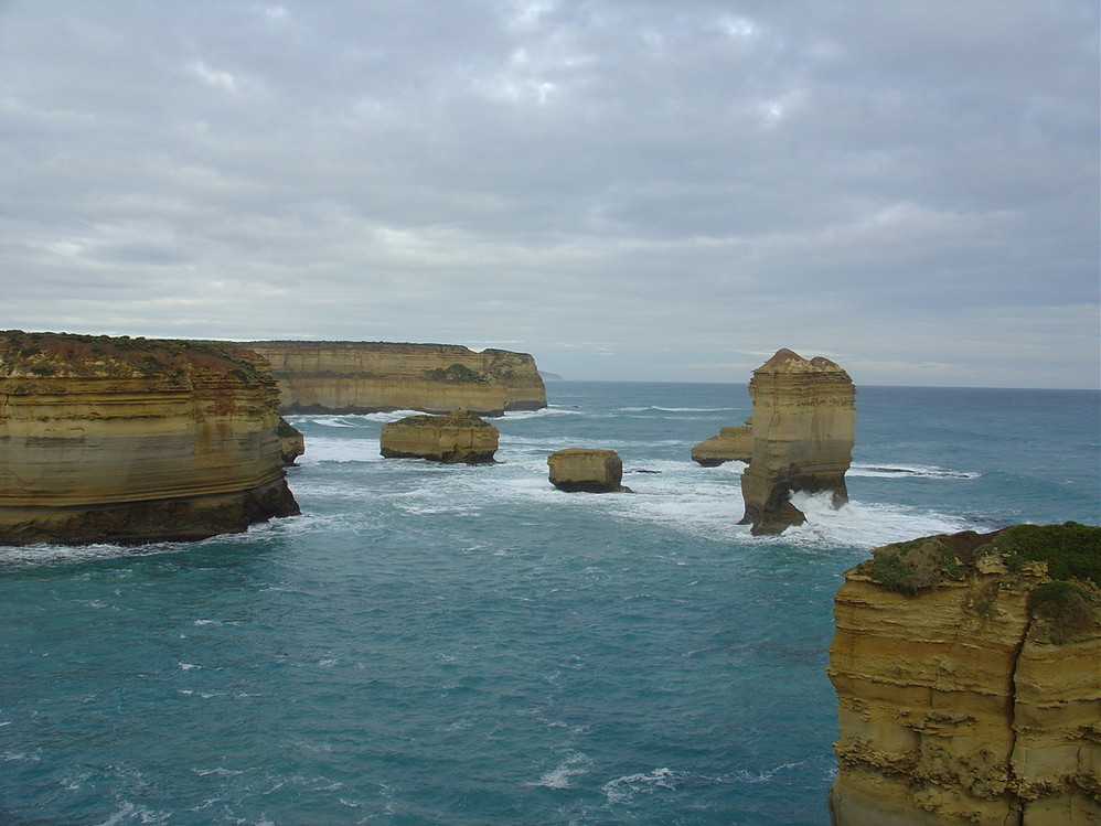 The great ocean road in Melbourne 2.jpg