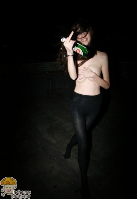 美女喝多了.jpg