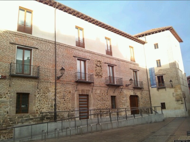 Palacio de Don Gutierrez.jpg