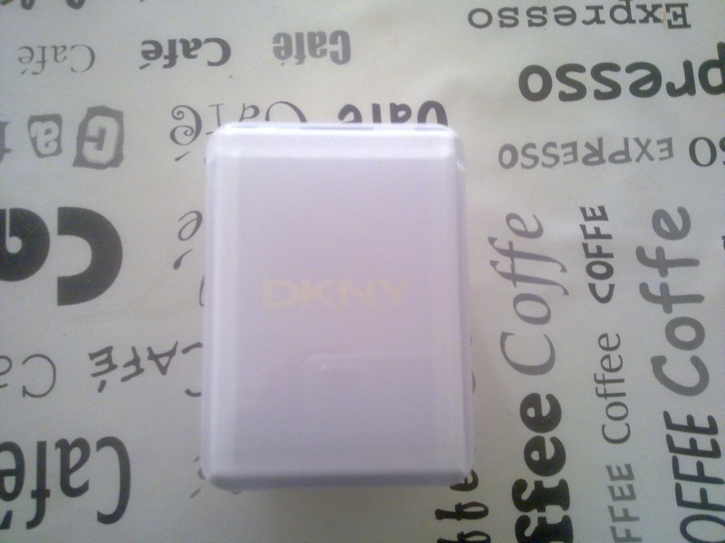 DKNY 表盒 2欧.jpg