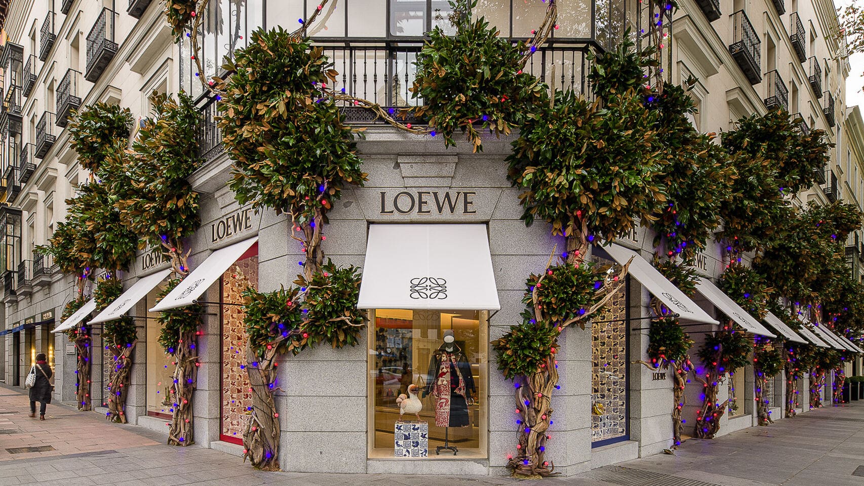 loewe-min.jpg