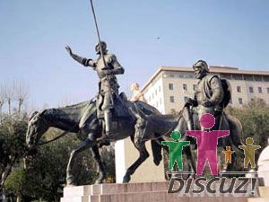 西班牙广场堂吉诃德和其仆人塑像.jpg