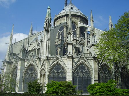 神圣的巴黎圣母院