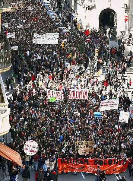 441px-Manifestación_estudiantes_contra_reforma_Bolonia-Catalunya.jpg