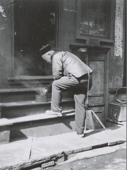1901年旧金山的中国人辫子装.jpg